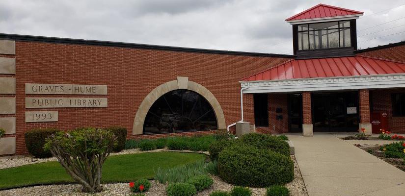 front entrance of Graves Hume Public Library 